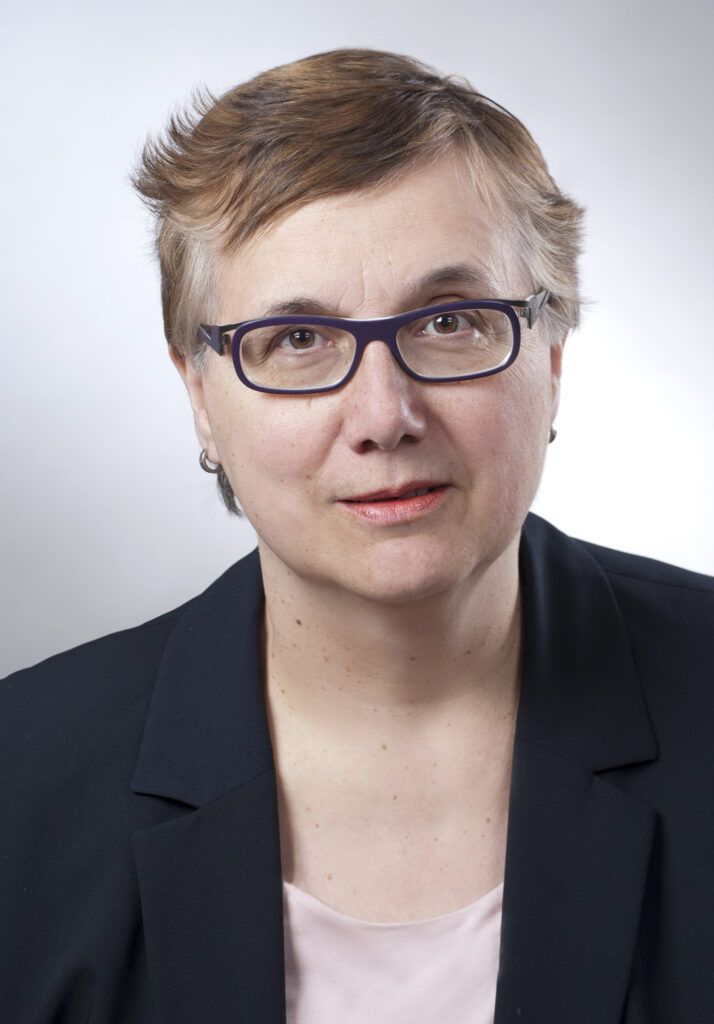 Severin,Julia,52371-05