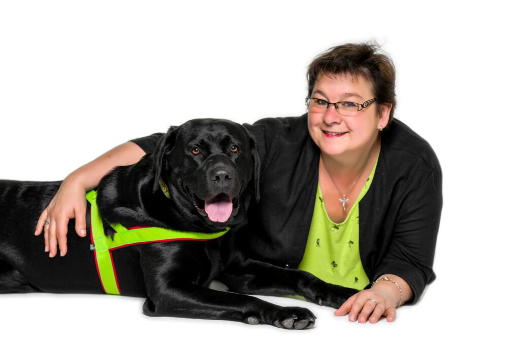 Beate &Lucky 2 MB _DSC5890 R rechts von L Liegend_